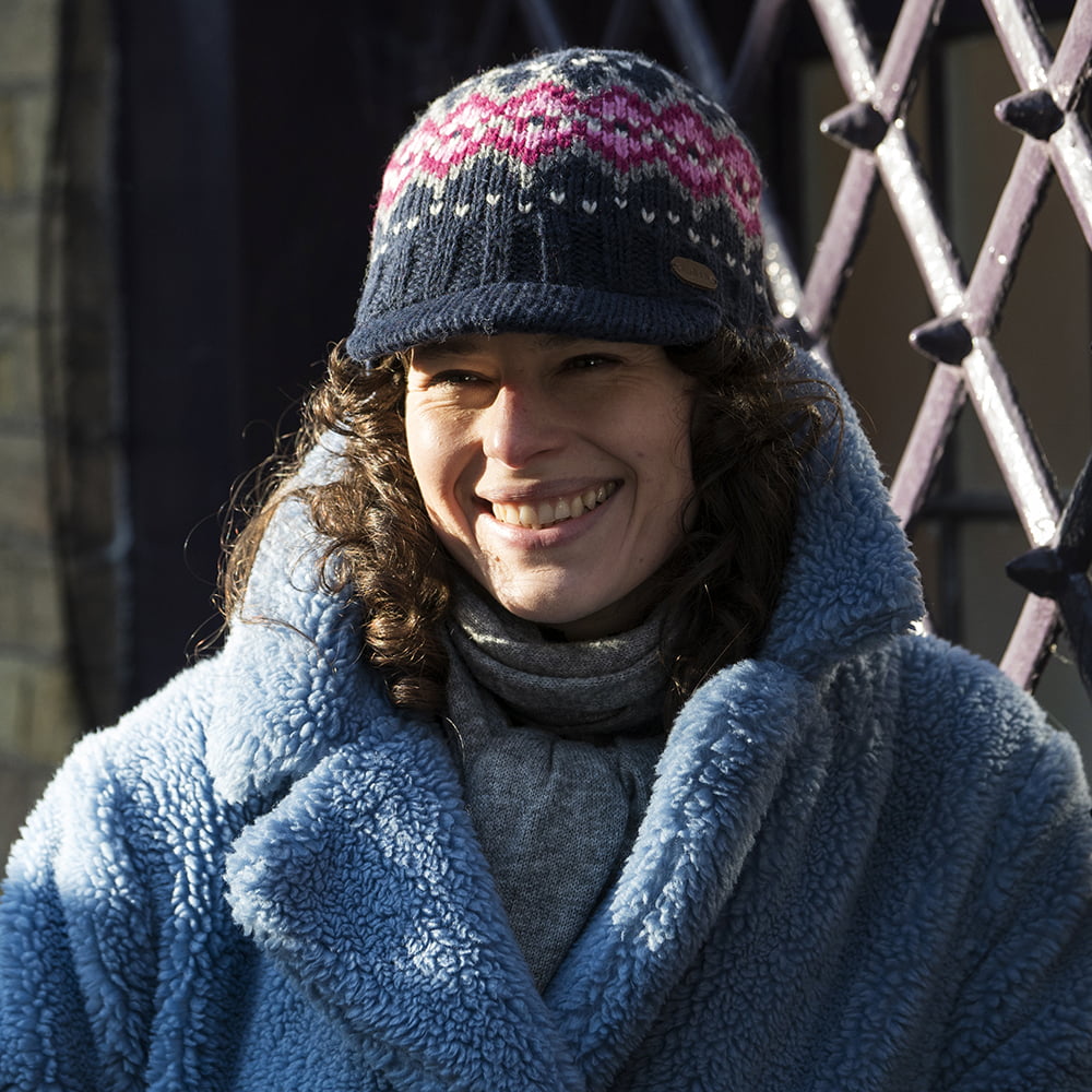 Bonnet à Visière Fair Isle Brooklyn bleu marine-rose KUSAN