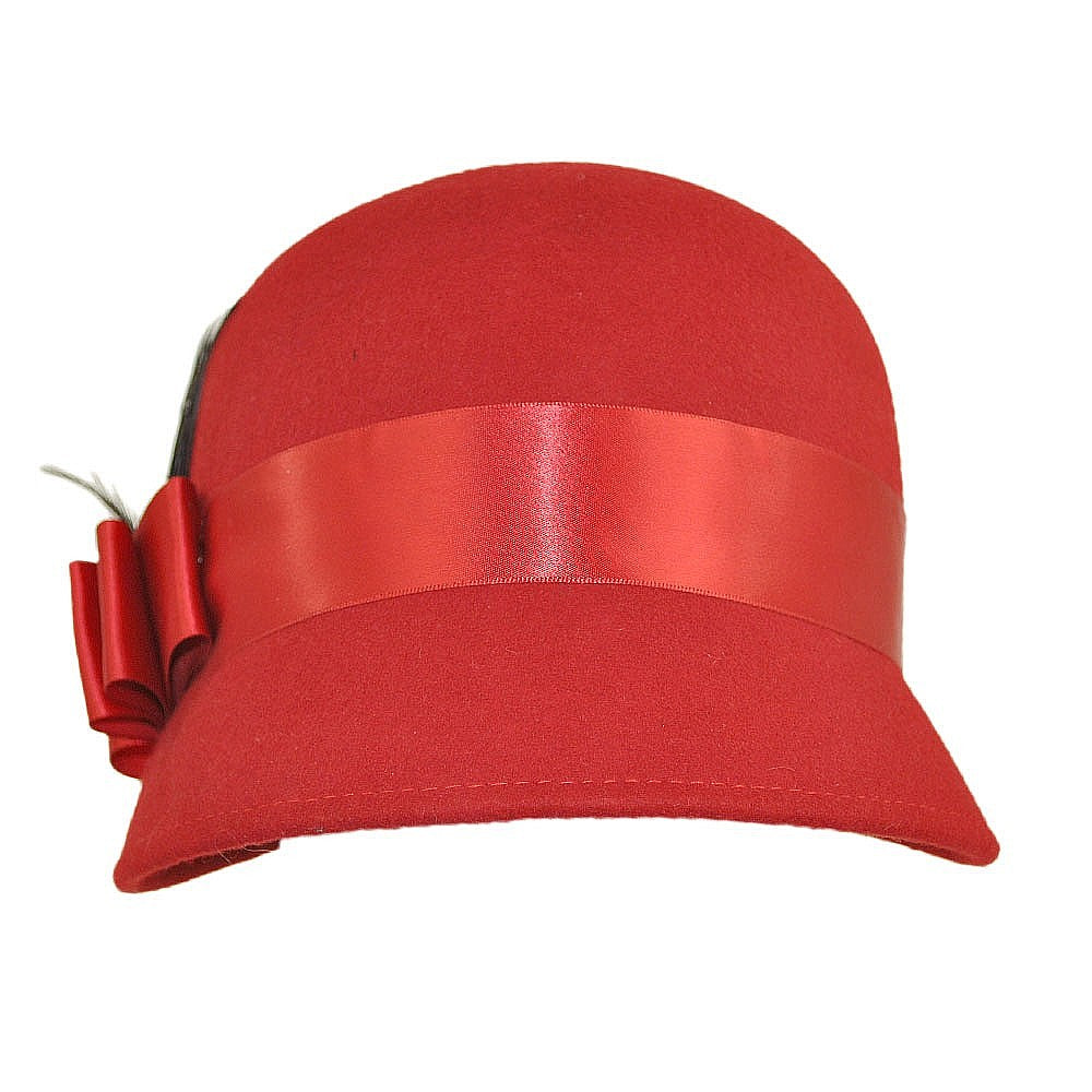 Chapeau Cloche Chloé rouge SUR LA TETE - VENTE EN GROS