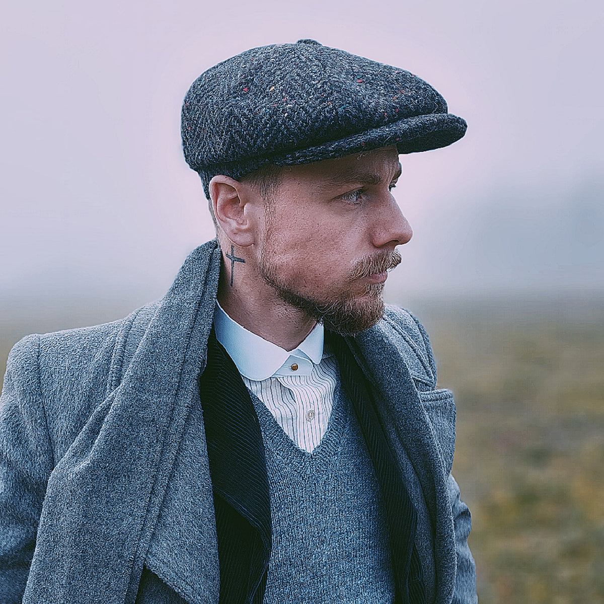 Casquette Gavroche en Tweed du Donegal Épais à Chevrons Errigal anthracite-multi JAXON & JAMES