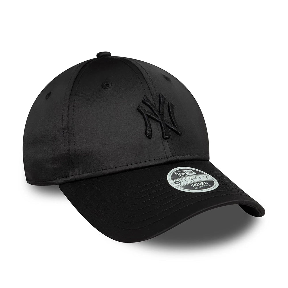 Casquette Femme 9FORTY MLB Satin New York Yankees noir sur noir NEW ERA