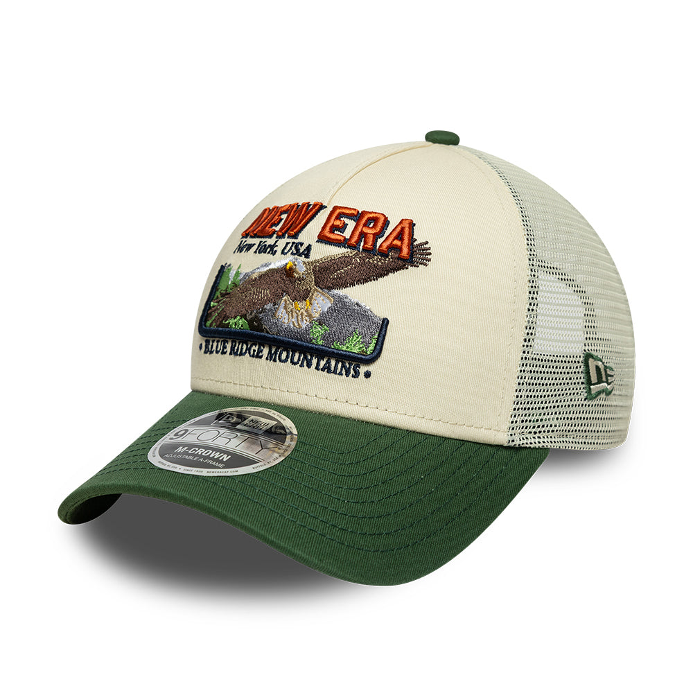 Casquette Trucker 9FORTY M-Crown Outdoor Graphic A-Frame crème-vert foncé NEW ERA