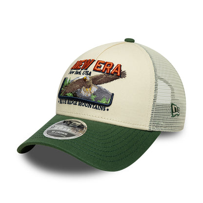 Casquette Trucker 9FORTY M-Crown Outdoor Graphic A-Frame crème-vert foncé NEW ERA