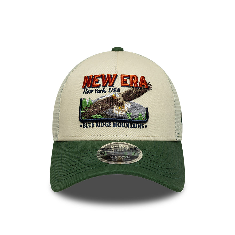 Casquette Trucker 9FORTY M-Crown Outdoor Graphic A-Frame crème-vert foncé NEW ERA
