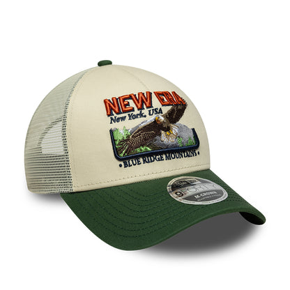 Casquette Trucker 9FORTY M-Crown Outdoor Graphic A-Frame crème-vert foncé NEW ERA