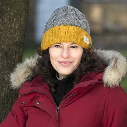 Bonnet à Revers et à Torsades Bicolore gris-jaune KUSAN