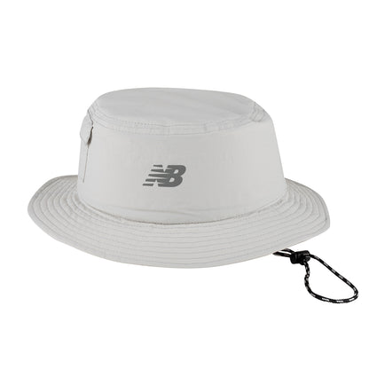 Chapeau Bob Recyclé Cargo gris clair NEW BALANCE