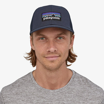 Casquette Trucker en Coton Bio P-6 Logo bleu marine PATAGONIA