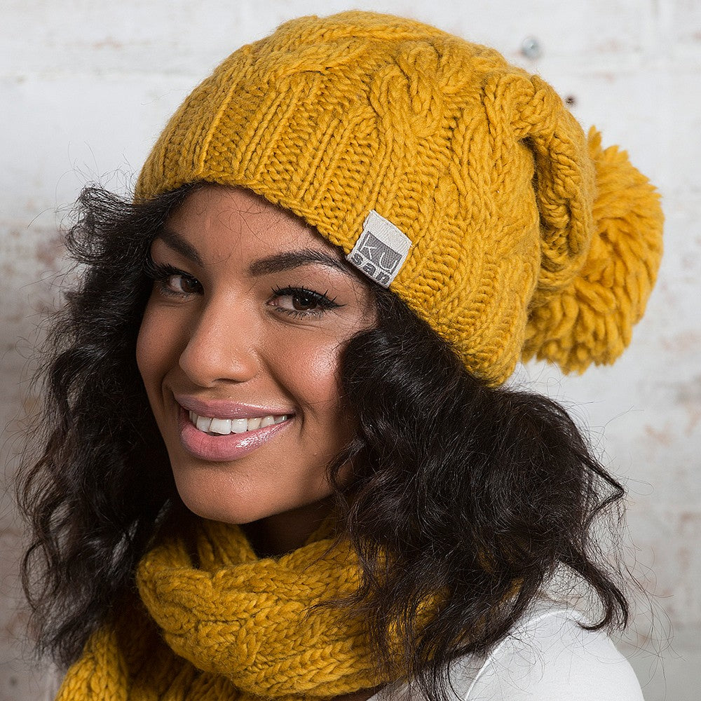 Bonnet Long à Pompon moutarde KUSAN