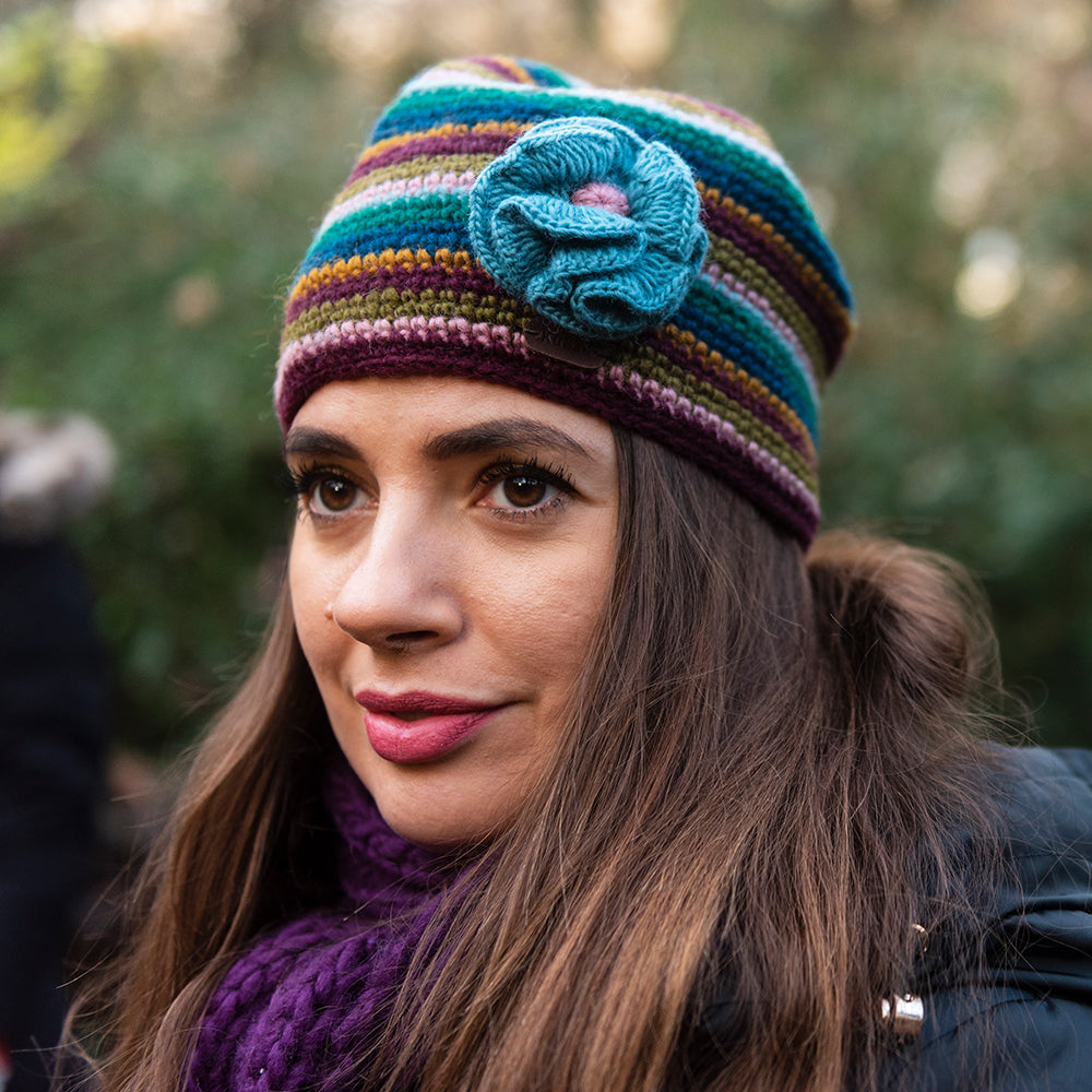 Bonnet en Crochet à Fleur prune-turquoise KUSAN